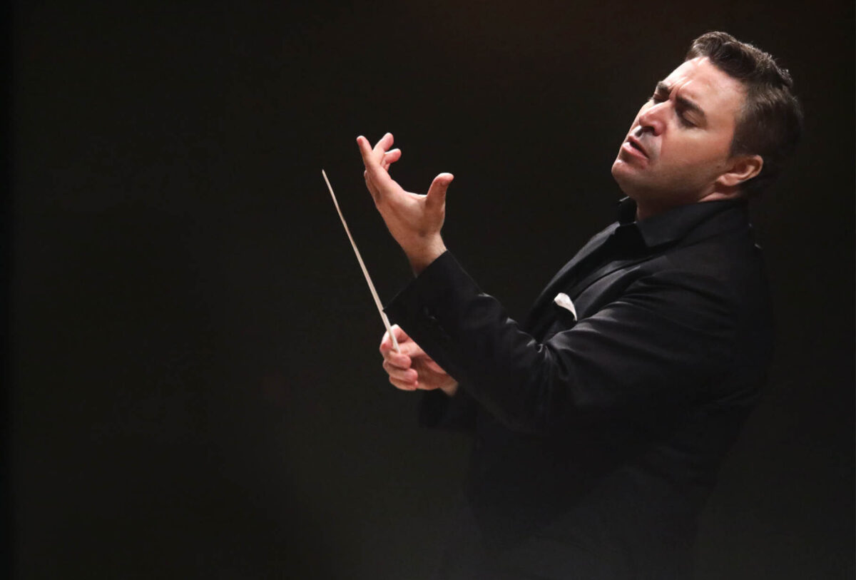 Maxim Vengerov Conducts